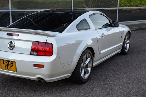 2009 Ford Mustang GT 4.6L V8 45th Anniversary ‘Glass Roof’ Te koop (foto 232 van 331)