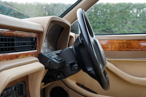 1993 Daimler Double Six Te koop (foto 37 van 264)