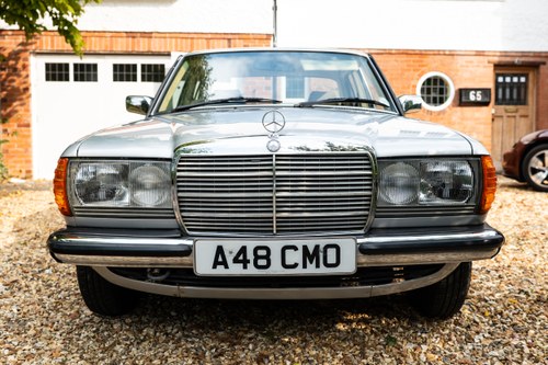 1984 Mercedes-Benz 200 (W123) zum Verkauf (Bild 4 von 259)