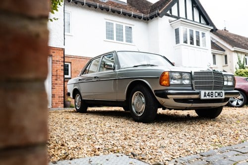 1984 Mercedes-Benz 200 (W123) zum Verkauf (Bild 1 von 259)