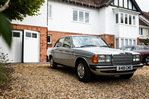 1984 Mercedes-Benz 200 (W123) zum Verkauf (Bild 11 von 259)