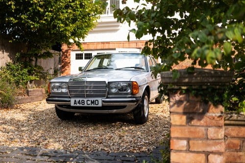1984 Mercedes-Benz 200 (W123) zum Verkauf (Bild 17 von 259)
