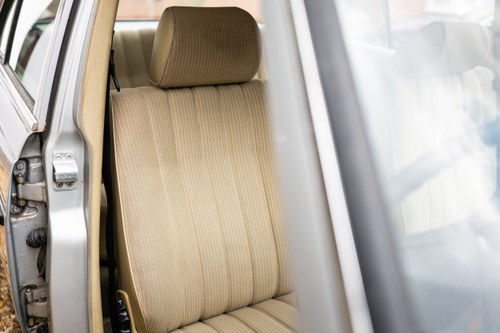 1984 Mercedes-Benz 200 (W123) zum Verkauf (Bild 37 von 259)