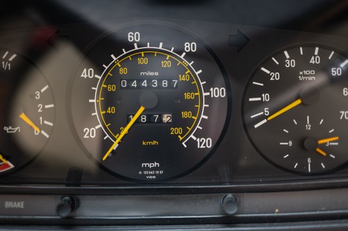 1984 Mercedes-Benz 200 (W123) zum Verkauf (Bild 43 von 259)