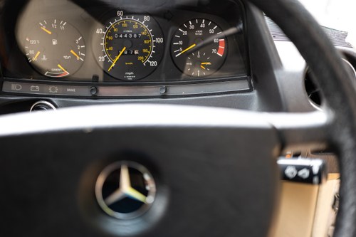 1984 Mercedes-Benz 200 (W123) zum Verkauf (Bild 51 von 259)