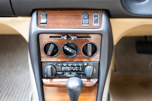 1984 Mercedes-Benz 200 (W123) zum Verkauf (Bild 75 von 259)