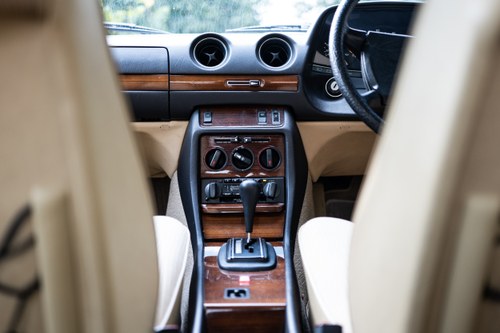 1984 Mercedes-Benz 200 (W123) zum Verkauf (Bild 79 von 259)