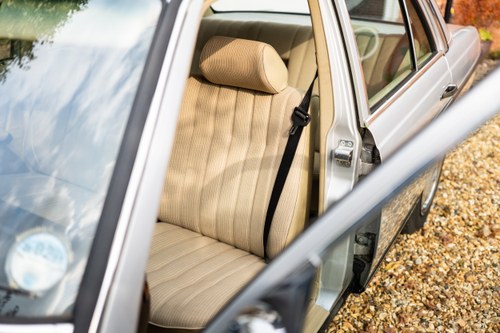 1984 Mercedes-Benz 200 (W123) zum Verkauf (Bild 89 von 259)