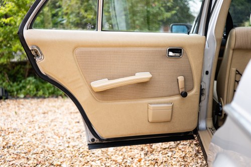 1984 Mercedes-Benz 200 (W123) zum Verkauf (Bild 107 von 259)