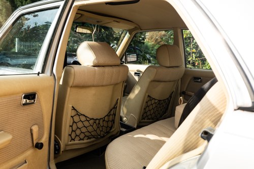 1984 Mercedes-Benz 200 (W123) zum Verkauf (Bild 125 von 259)