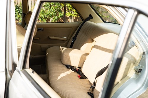 1984 Mercedes-Benz 200 (W123) zum Verkauf (Bild 126 von 259)