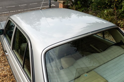 1984 Mercedes-Benz 200 (W123) zum Verkauf (Bild 136 von 259)