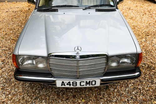 1984 Mercedes-Benz 200 (W123) zum Verkauf (Bild 170 von 259)