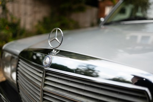 1984 Mercedes-Benz 200 (W123) zum Verkauf (Bild 175 von 259)