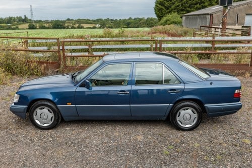 1993 Mercedes Benz E280 (W124) zum Verkauf (Bild 8 von 241)