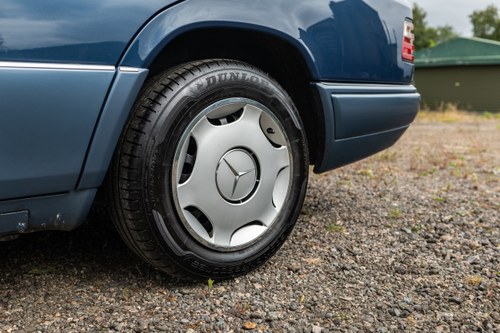 1993 Mercedes Benz E280 (W124) zum Verkauf (Bild 26 von 241)