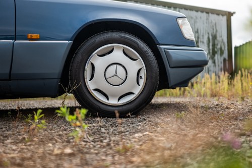 1993 Mercedes Benz E280 (W124) zum Verkauf (Bild 29 von 241)