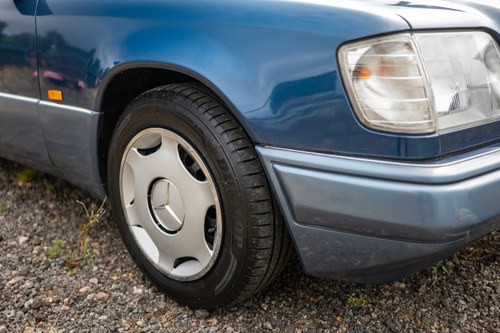1993 Mercedes Benz E280 (W124) zum Verkauf (Bild 31 von 241)