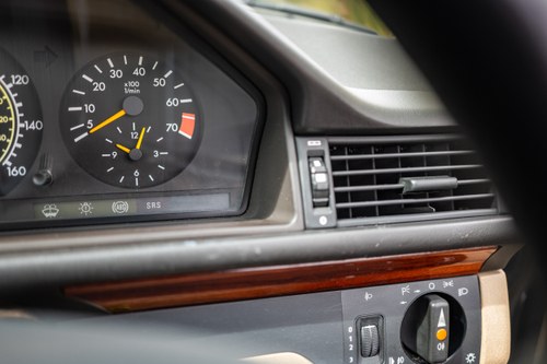 1993 Mercedes Benz E280 (W124) zum Verkauf (Bild 54 von 241)