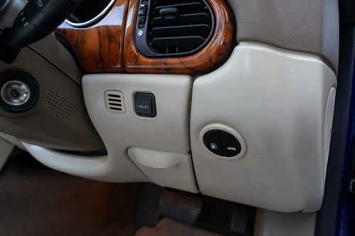 1999 Jaguar XKR Convertible For Sale (picture 116 of 283)