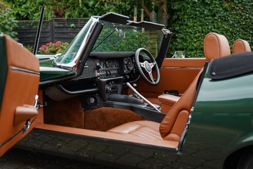 1974 Jaguar E-Type Series 3 V12 OTS RHD In vendita (immagine 53 di 295)