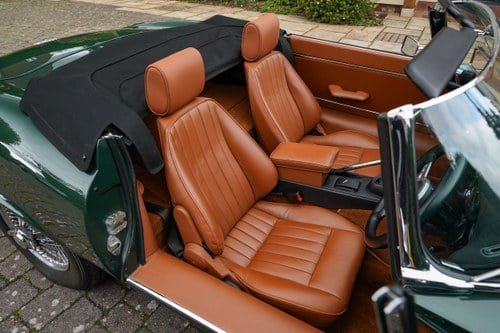 1974 Jaguar E-Type Series 3 V12 OTS RHD In vendita (immagine 93 di 295)