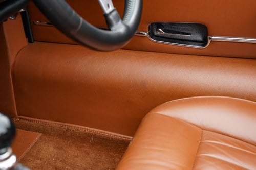 1974 Jaguar E-Type Series 3 V12 OTS RHD In vendita (immagine 106 di 295)