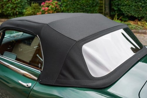 1974 Jaguar E-Type Series 3 V12 OTS RHD In vendita (immagine 201 di 295)