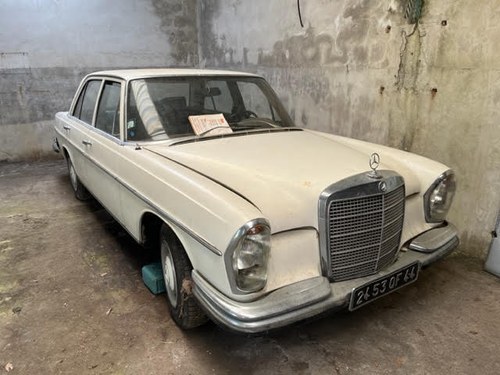 1968 Mercedes-Benz 250 SE W111 à vendre (picture 2 of 43)
