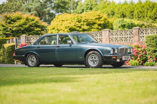 1986 Daimler XJ6 Series 3 4.2 Vanden Plas à venda (imagem 2 de 155)