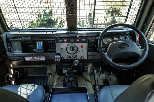 1997 Land Rover Defender Snatch-2A With Converted Camping Trailer zum Verkauf (Bild 101 von 301)