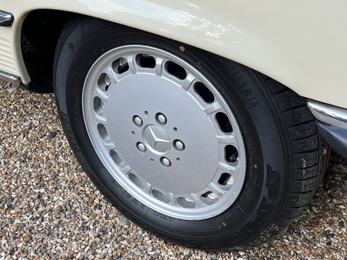 1989 Mercedes-Benz 300 SL Auto R107 zum Verkauf (Bild 42 von 165)