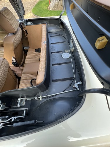 1989 Mercedes-Benz 300 SL Auto R107 zum Verkauf (Bild 61 von 165)