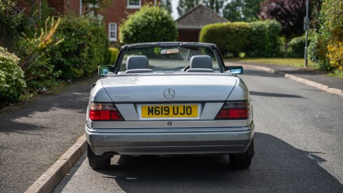 1995 Mercedes-Benz E220 Cabriolet A124 In vendita (immagine 6 di 202)