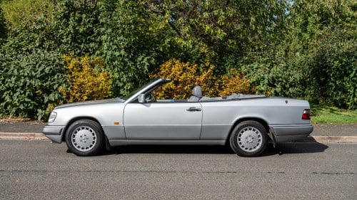 1995 Mercedes-Benz E220 Cabriolet A124 In vendita (immagine 8 di 202)
