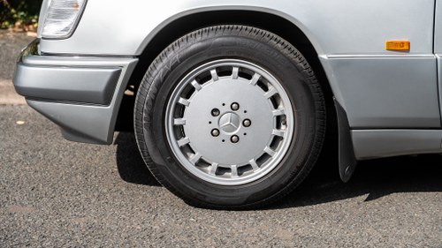 1995 Mercedes-Benz E220 Cabriolet A124 In vendita (immagine 13 di 202)