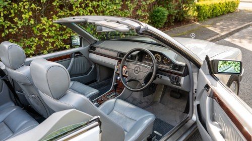 1995 Mercedes-Benz E220 Cabriolet A124 In vendita (immagine 16 di 202)