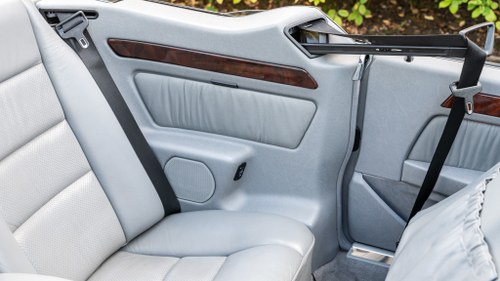 1995 Mercedes-Benz E220 Cabriolet A124 In vendita (immagine 76 di 202)