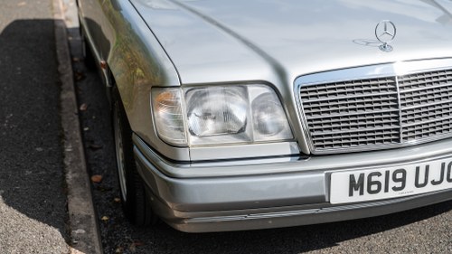 1995 Mercedes-Benz E220 Cabriolet A124 In vendita (immagine 92 di 202)