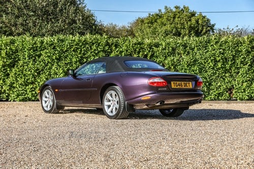 1999 Jaguar XKR 4.0 Convertible (X100) à vendre (picture 10 of 123)