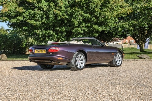 1999 Jaguar XKR 4.0 Convertible (X100) à vendre (picture 6 of 123)
