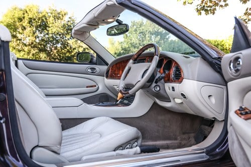 1999 Jaguar XKR 4.0 Convertible (X100) à vendre (picture 25 of 123)