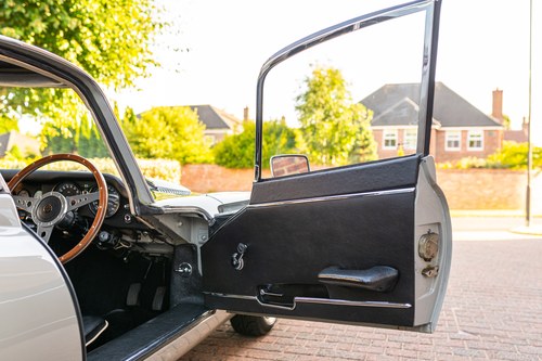 1970 Jaguar E-Type Series II 4.2 FHC Te koop (foto 33 van 165)