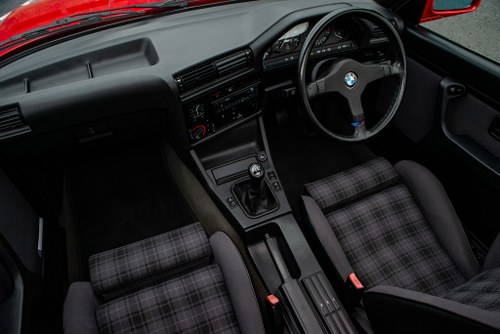 1990 BMW E30 318iS For Sale (picture 13 of 102)