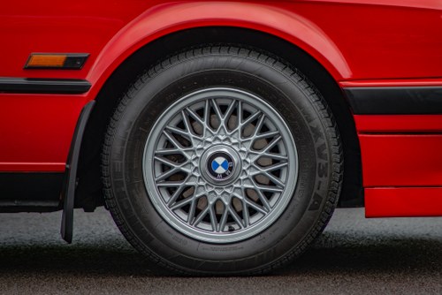 1990 BMW E30 318iS For Sale (picture 10 of 102)