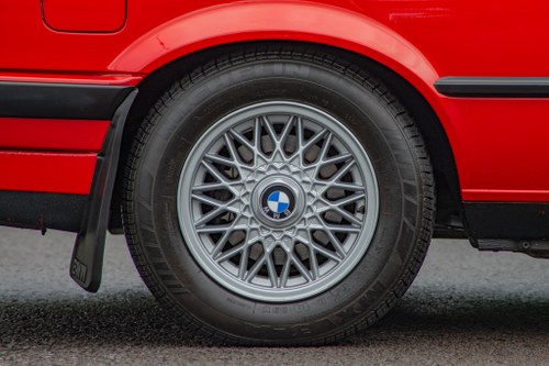 1990 BMW E30 318iS For Sale (picture 9 of 102)