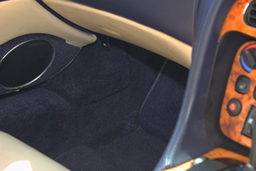 2001 Aston Martin DB7 Vantage Volante Auto In vendita (immagine 38 di 118)