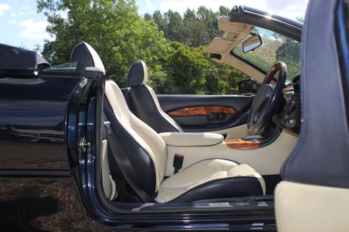 2001 Aston Martin DB7 Vantage Volante Auto In vendita (immagine 40 di 118)