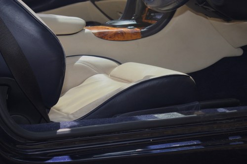 2001 Aston Martin DB7 Vantage Volante Auto In vendita (immagine 43 di 118)