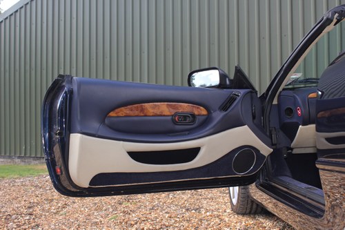 2001 Aston Martin DB7 Vantage Volante Auto In vendita (immagine 57 di 118)